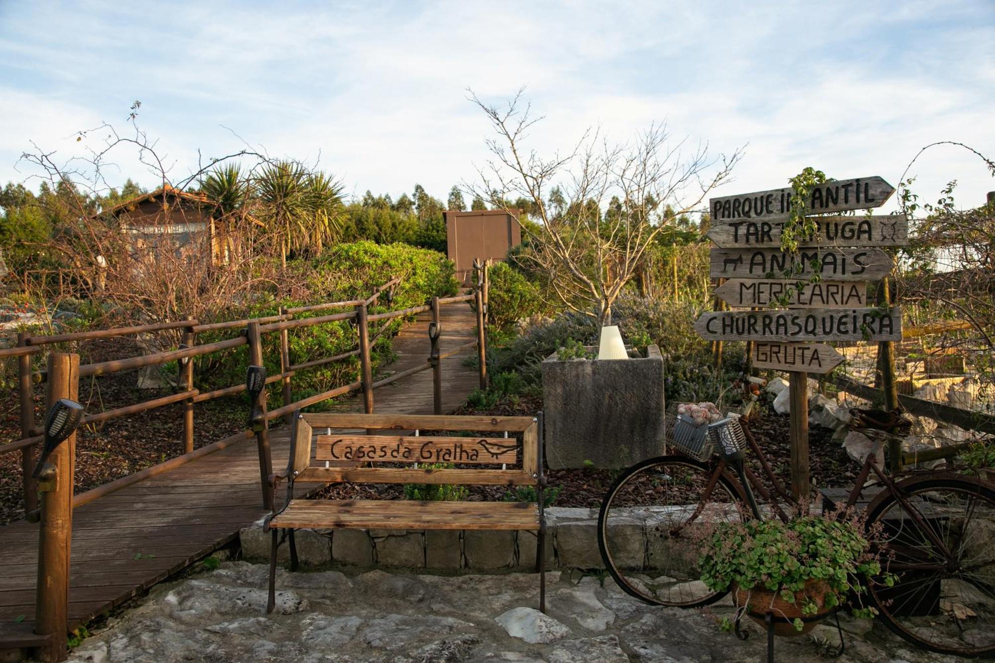 Casas Da Gralha Bed & Breakfast Turquel Luaran gambar