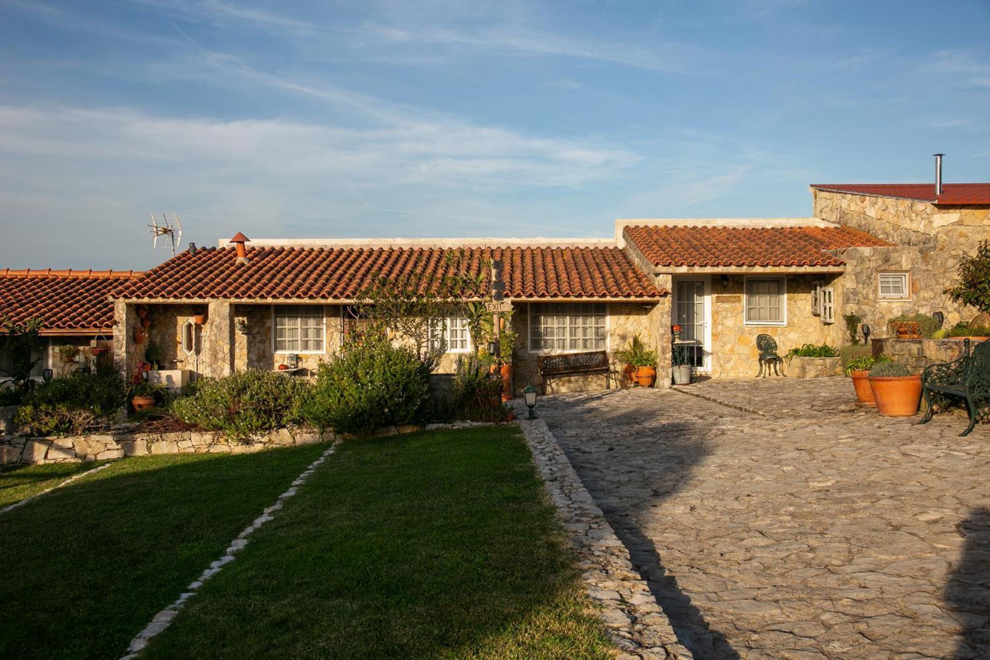 Casas Da Gralha Bed & Breakfast Turquel Luaran gambar