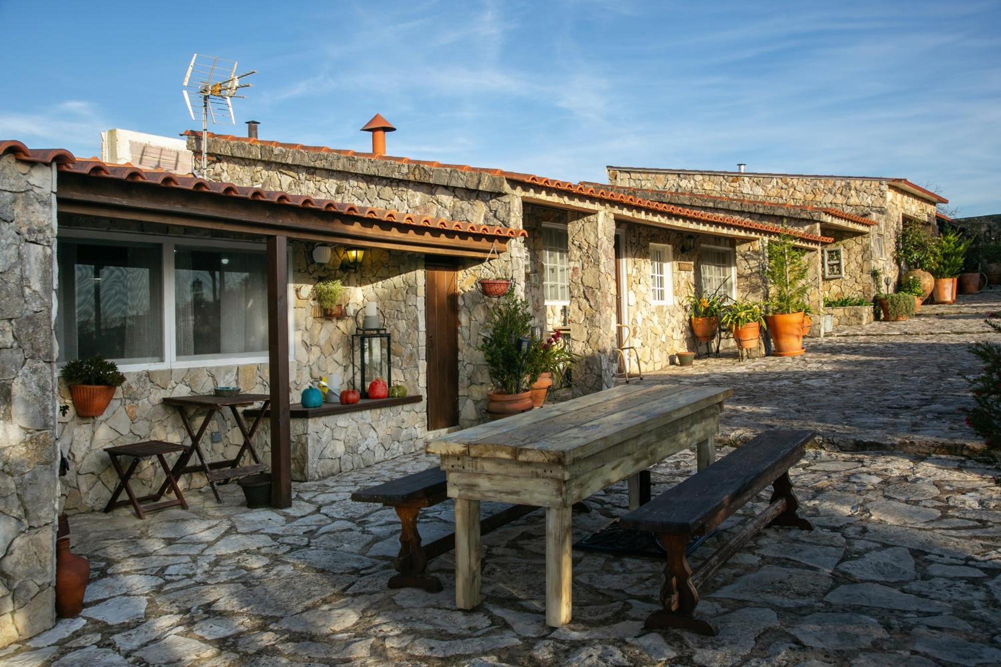 Casas Da Gralha Bed & Breakfast Turquel Luaran gambar