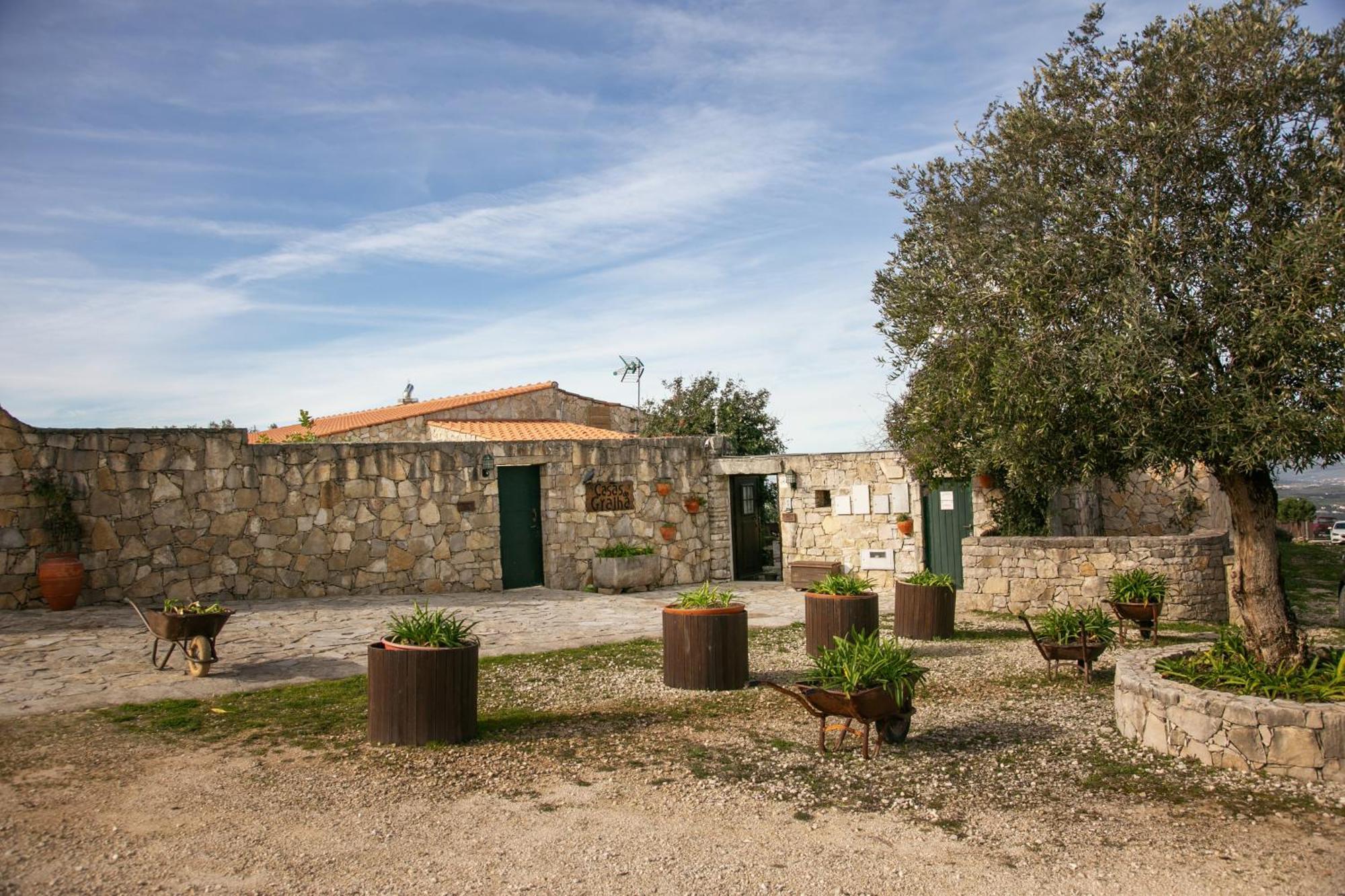 Casas Da Gralha Bed & Breakfast Turquel Luaran gambar