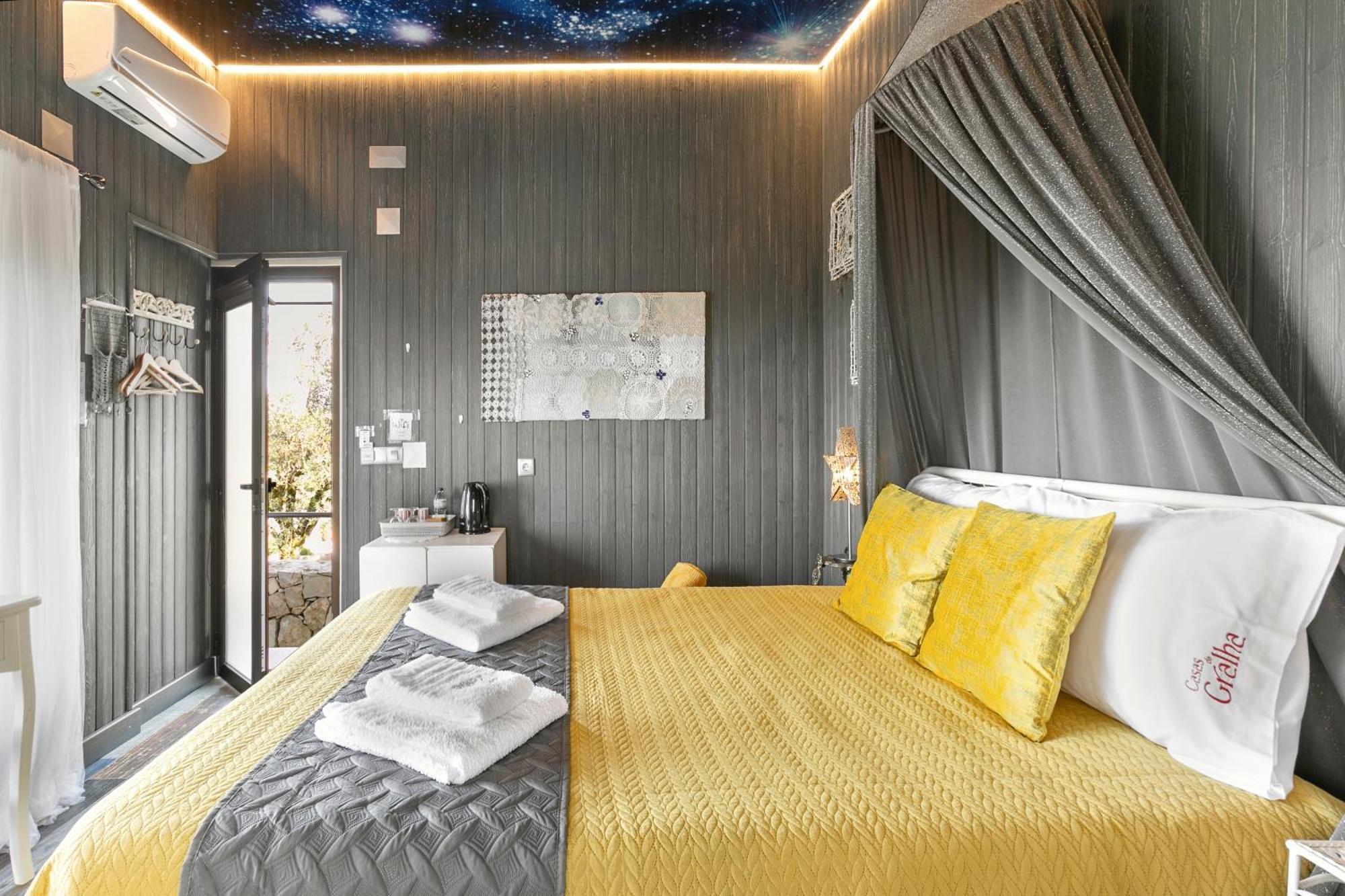 Casas Da Gralha Bed & Breakfast Turquel Luaran gambar